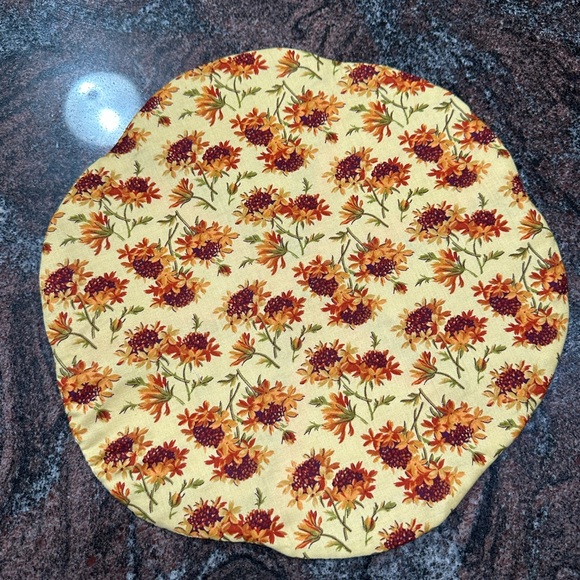 Handmade quilted fall tabletop decoration - Picture 4 of 5